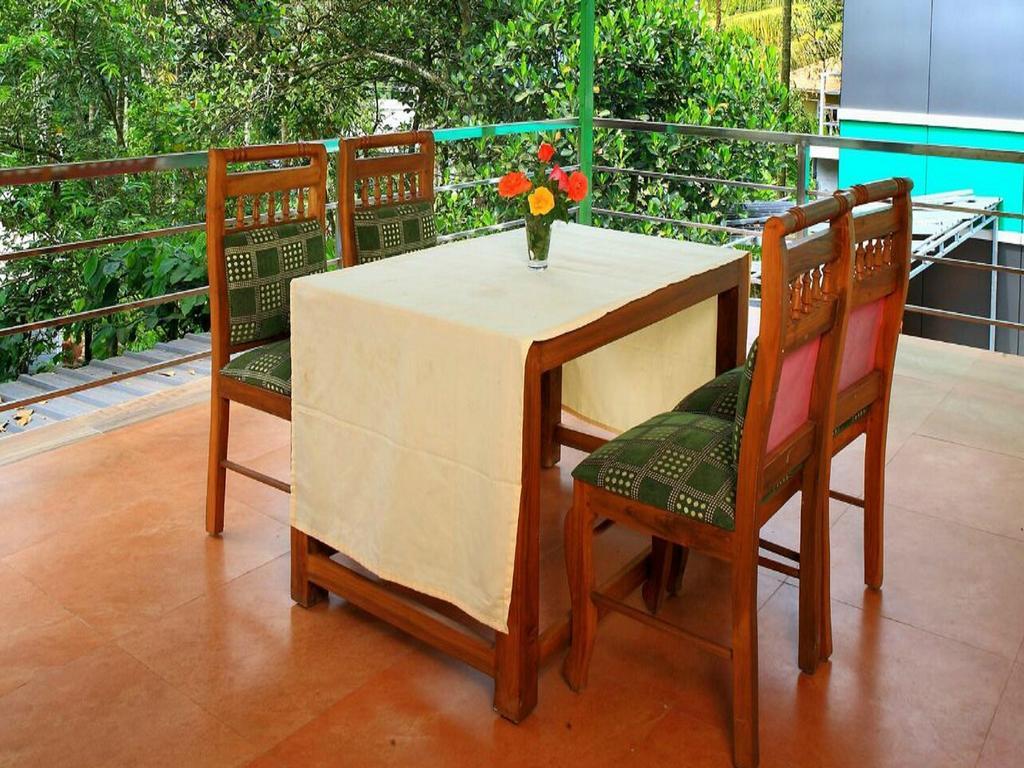 Thekkady Spice Valley Holiday Hotel テッカディ エクステリア 写真